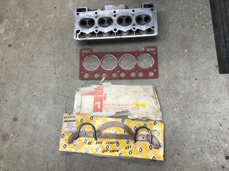 RENAULT 8 (R8) - 1 RENAULT 8 (R8) - 1