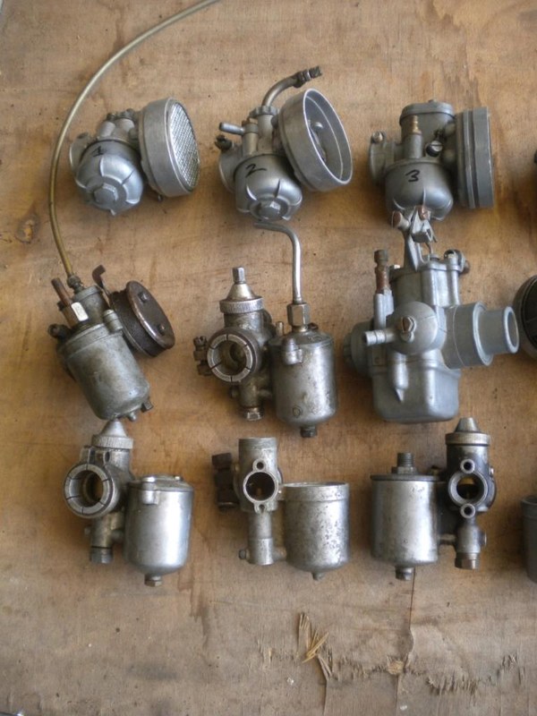 LOT DE CARBURATEURS moto - 2 LOT DE CARBURATEURS moto - 2
