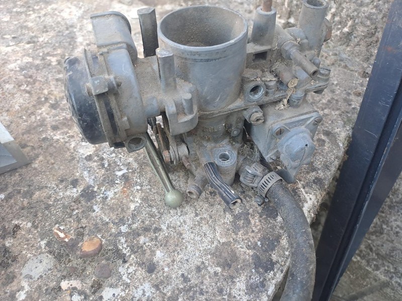 RENAULT 8 (R8) - 1 RENAULT 8 (R8) - 1
