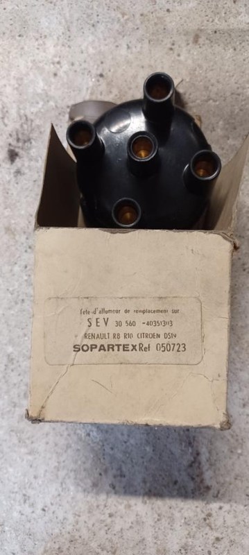 RENAULT 10 (R10) - 1 RENAULT 10 (R10) - 1
