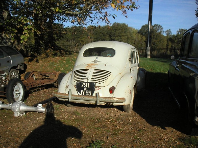 RENAULT 4CV - 1 RENAULT 4CV - 1