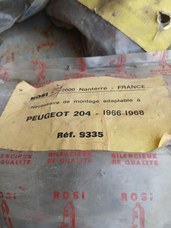 PEUGEOT 204 - 2 PEUGEOT 204 - 2