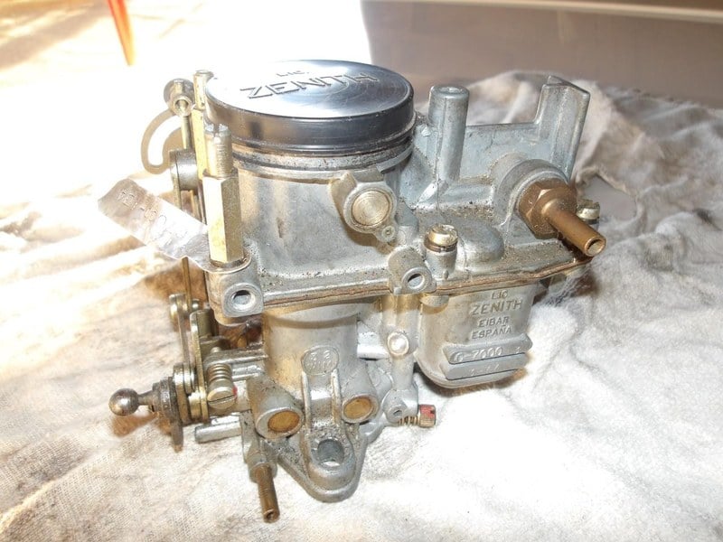 RENAULT 8 (R8) - 1 RENAULT 8 (R8) - 1