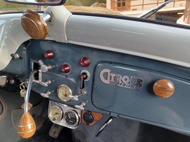 CITROEN Traction - 1 CITROEN Traction - 1