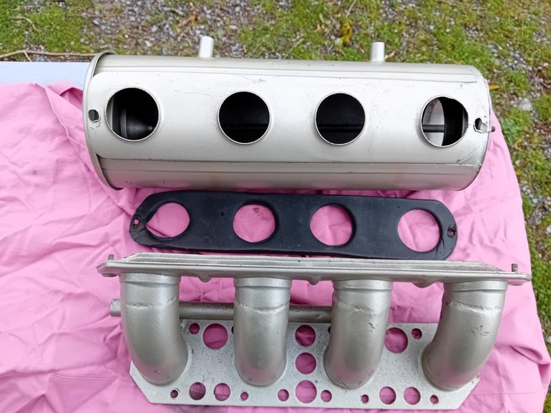 RENAULT 8 (R8) - 1 RENAULT 8 (R8) - 1