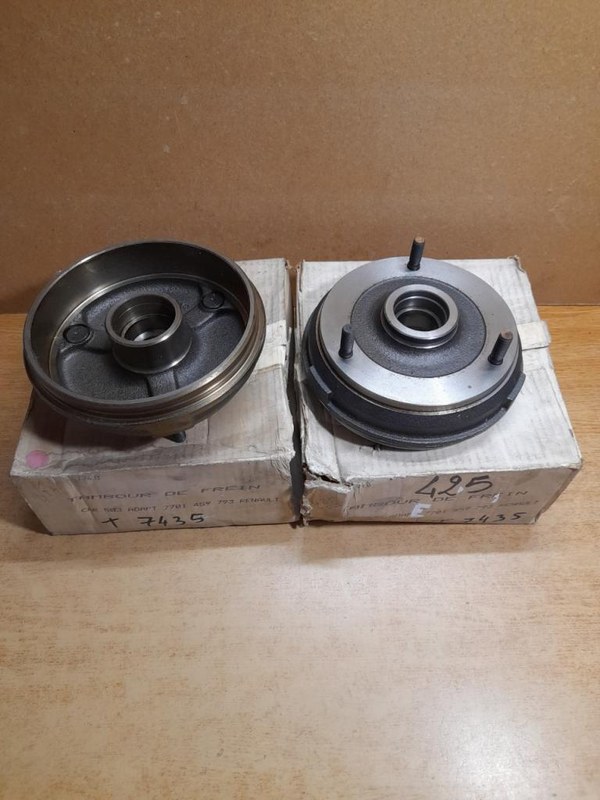 RENAULT 4L (R4L) - 1 RENAULT 4L (R4L) - 1
