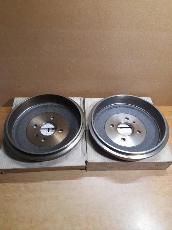 BMW 318 - 2 BMW 318 - 2