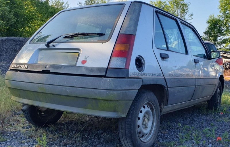 RENAULT Super 5 - 2 RENAULT Super 5 - 2