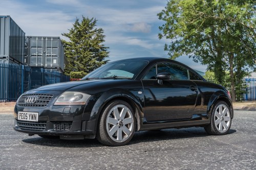 2005 Audi TT Coupe 3.2 V6 Quattro Te koop (foto 1 van 177)