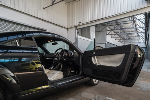 2005 Audi TT Coupe 3.2 V6 Quattro Te koop (foto 15 van 177)