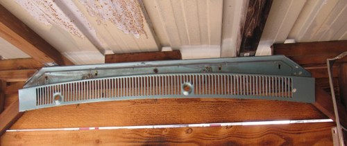 GRILLE PARE BRISE PONTIAC BEAUMONT For Sale