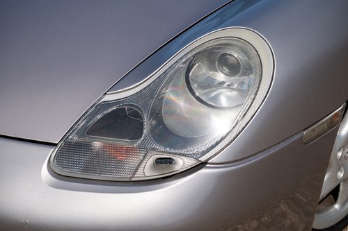 2001 Porsche 911 Carrera 2 Cabriolet - Recent engine overhaul Te koop (foto 95 van 190)