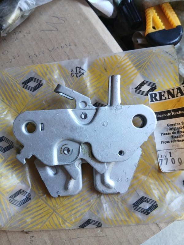 RENAULT Clio - 2 RENAULT Clio - 2