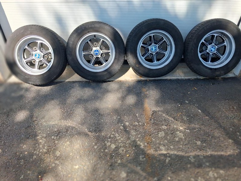 RENAULT 8 (R8) - 2 RENAULT 8 (R8) - 2
