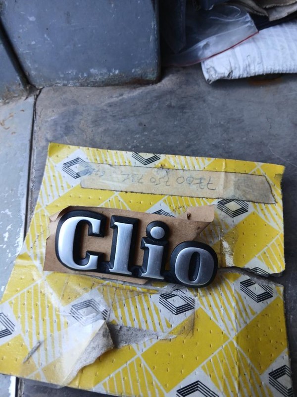 RENAULT Clio - 1 RENAULT Clio - 1