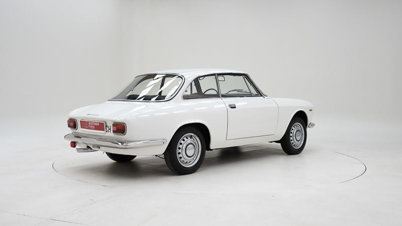 1966 Alfa Romeo GT - 2 1966 Alfa Romeo GT - 2