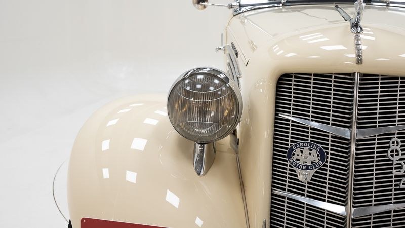 1936 Auburn 852 SC Phaeton Sedan, foto 2