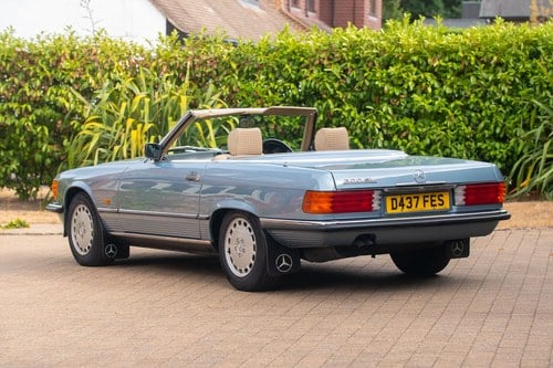 1987 Mercedes-Benz 300 SL R107 For Sale (picture 11 of 131)