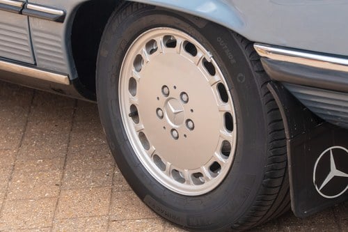 1987 Mercedes-Benz 300 SL R107 For Sale (picture 28 of 131)