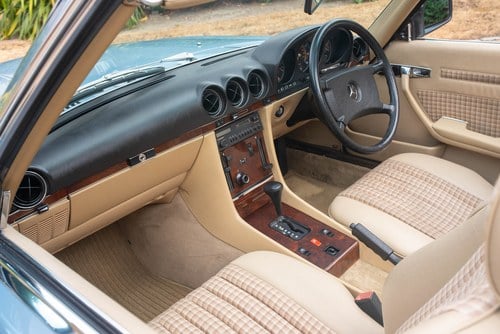 1987 Mercedes-Benz 300 SL R107 For Sale (picture 40 of 131)