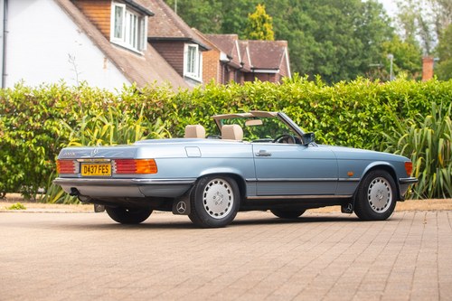 1987 Mercedes-Benz 300 SL R107 For Sale (picture 17 of 131)