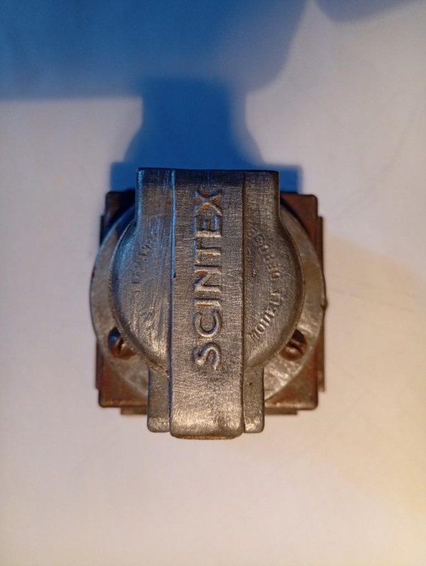 RENAULT R3042 - 1 RENAULT R3042 - 1