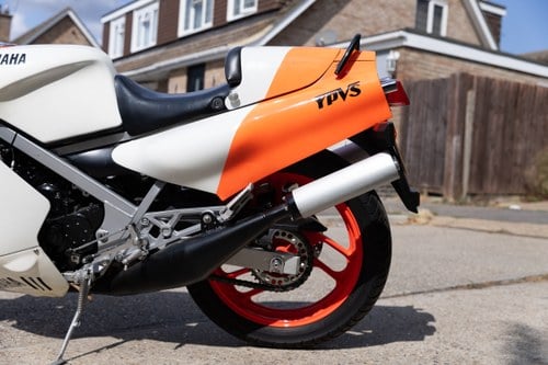 1986 Yamaha RD500LC Te koop (foto 61 van 109)
