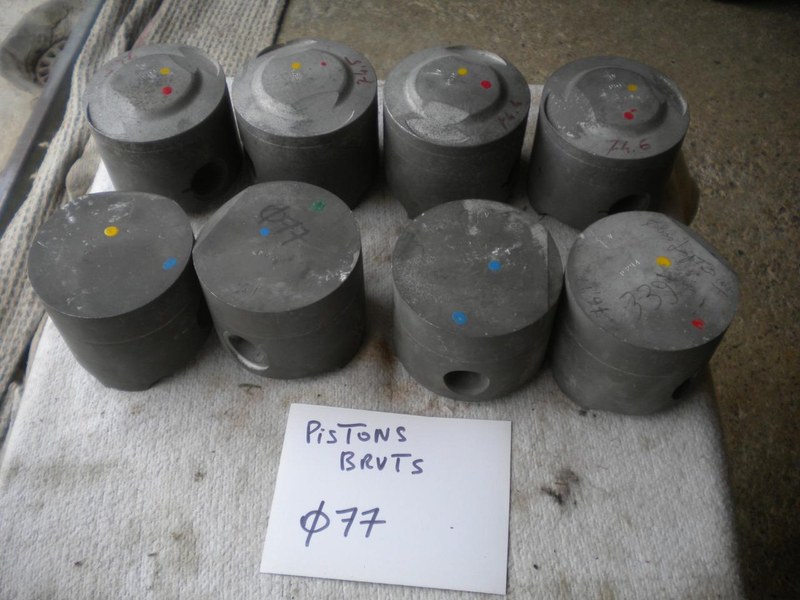 RENAULT lot de 8 pistons - 1 RENAULT lot de 8 pistons - 1