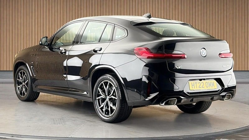 2022 BMW X4 - 2 2022 BMW X4 - 2