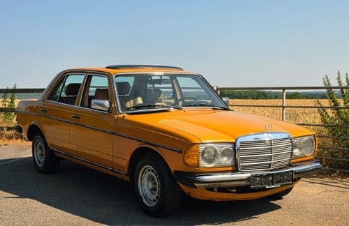 1979 Mercedes-Benz 300D Manual LHD Saloon W123 For Sale (picture 1 of 39)