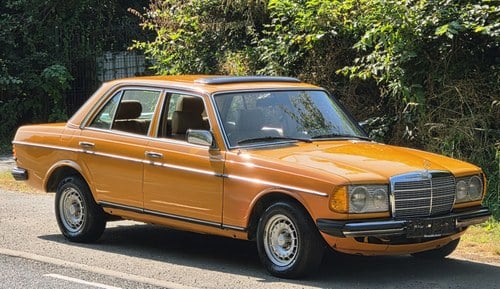 1979 Mercedes-Benz 300D Manual LHD Saloon W123 For Sale (picture 7 of 39)