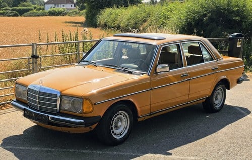 1979 Mercedes-Benz 300D Manual LHD Saloon W123 For Sale (picture 8 of 39)
