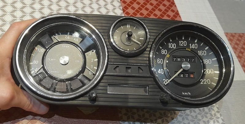 MERCEDES 280 - 1 MERCEDES 280 - 1