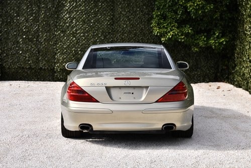 2003 Mercedes-Benz R230 SL500 “Designo Launch Edition” Convertible 5,0L V8 zum Verkauf (Bild 17 von 81)