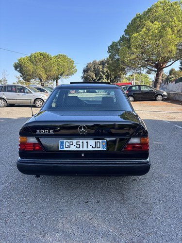 1991 Mercedes-Benz W124 200E For Sale (picture 4 of 86)