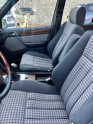 1991 Mercedes-Benz W124 200E For Sale (picture 25 of 86)