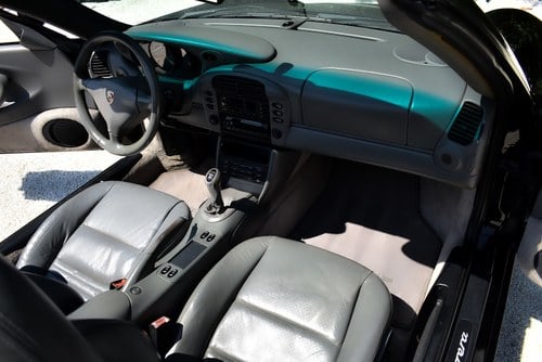 2001 Porsche 996 (911) Carrera Convertible 3,4L "Manual" Te koop (foto 36 van 74)