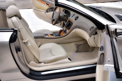 2004 Mercedes-Benz SL 500 Roadster (R230) à venda (imagem 36 de 93)