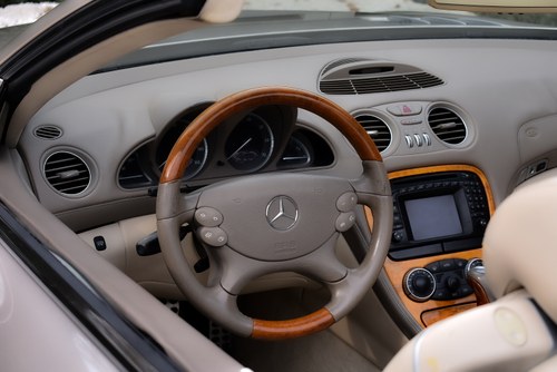 2004 Mercedes-Benz SL 500 Roadster (R230) à venda (imagem 75 de 93)