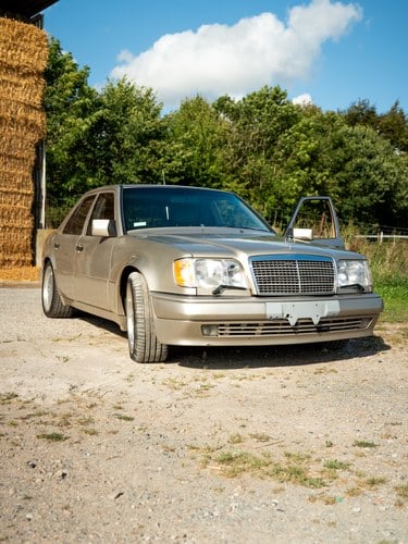 1994 Mercedes-Benz E500 W124 For Sale (picture 1 of 90)