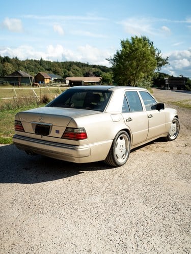 1994 Mercedes-Benz E500 W124 For Sale (picture 4 of 90)