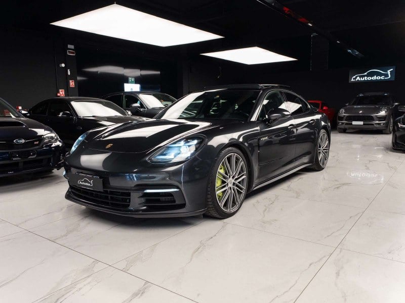 2018 Porsche Panamera - 1 2018 Porsche Panamera - 1