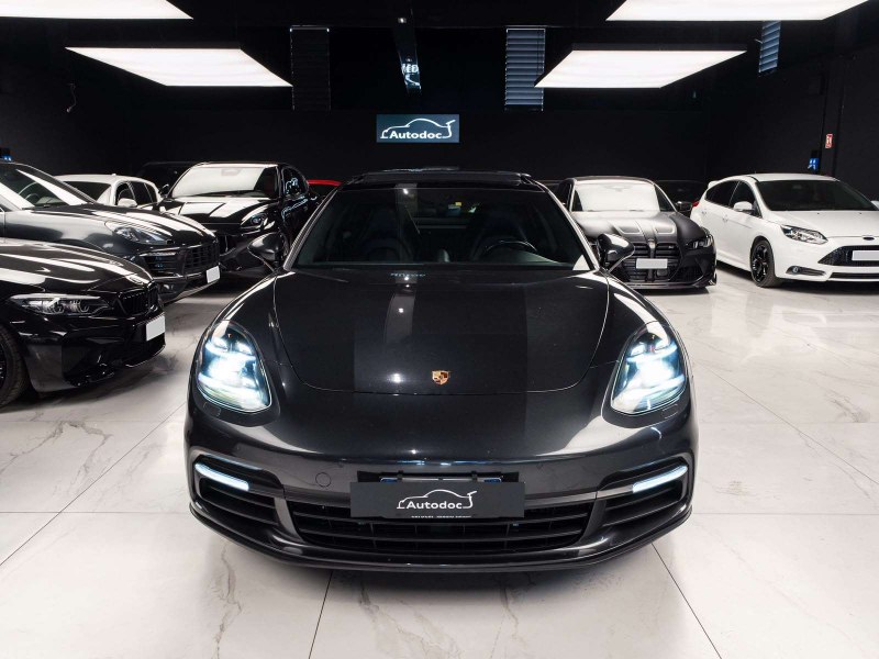 2018 Porsche Panamera - 2 2018 Porsche Panamera - 2