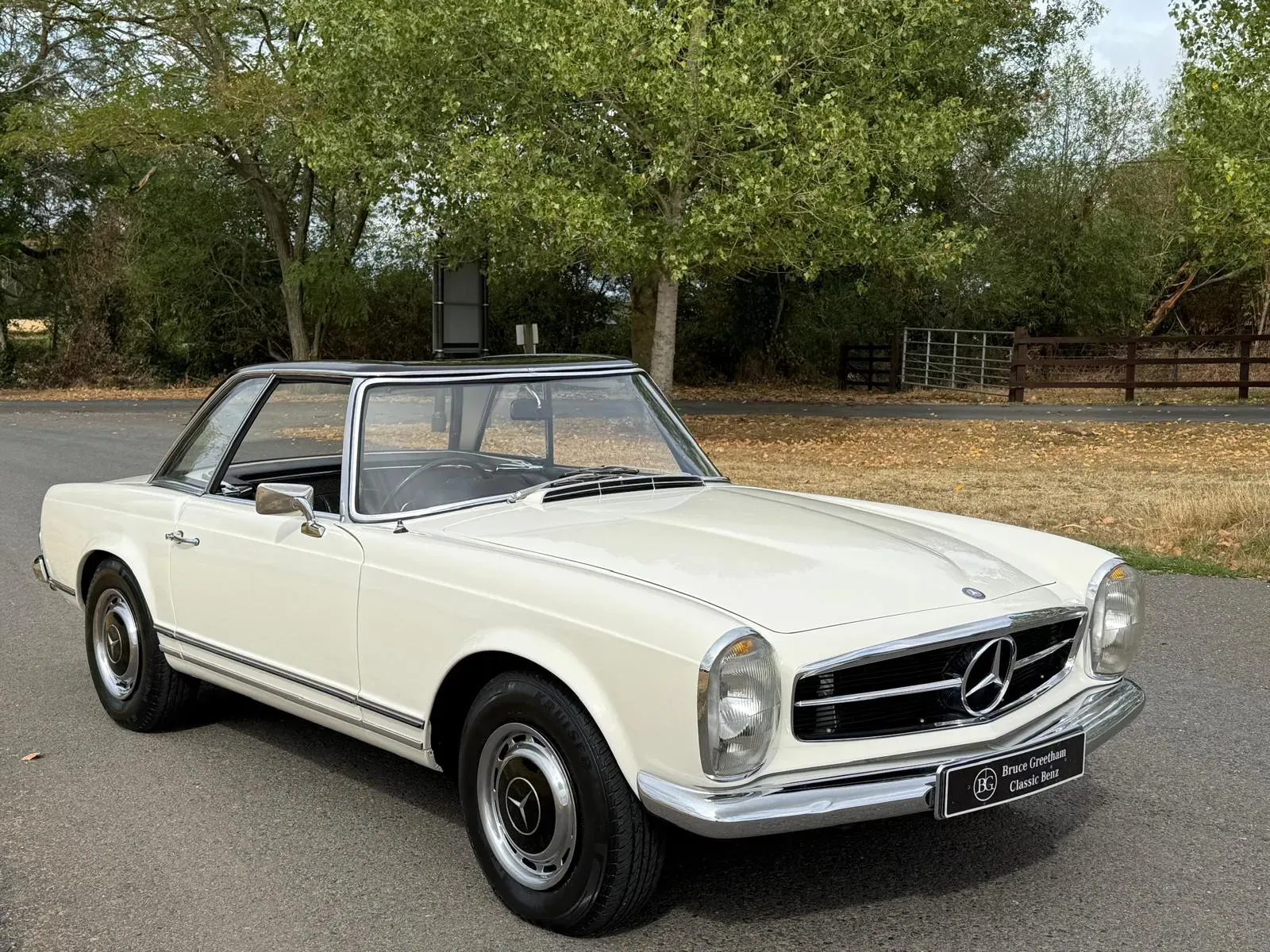 1969 Mercedes SL Class 280 SL Pagoda