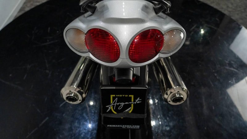 2002 Kawasaki ZZR 1200 - 2 2002 Kawasaki ZZR 1200 - 2