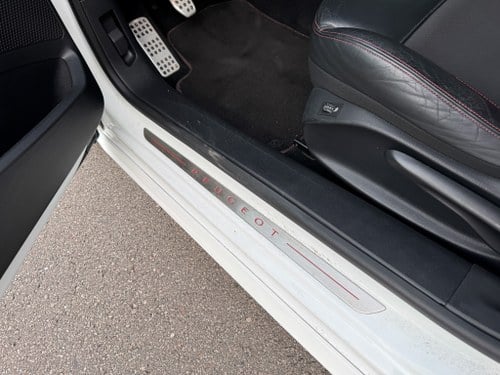 2014 Peugeot 208 GTi In vendita (immagine 29 di 138)