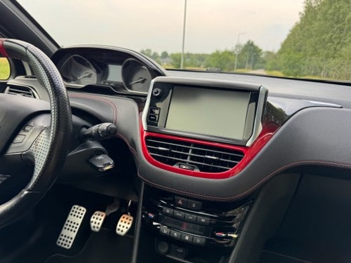 2014 Peugeot 208 GTi In vendita (immagine 44 di 138)
