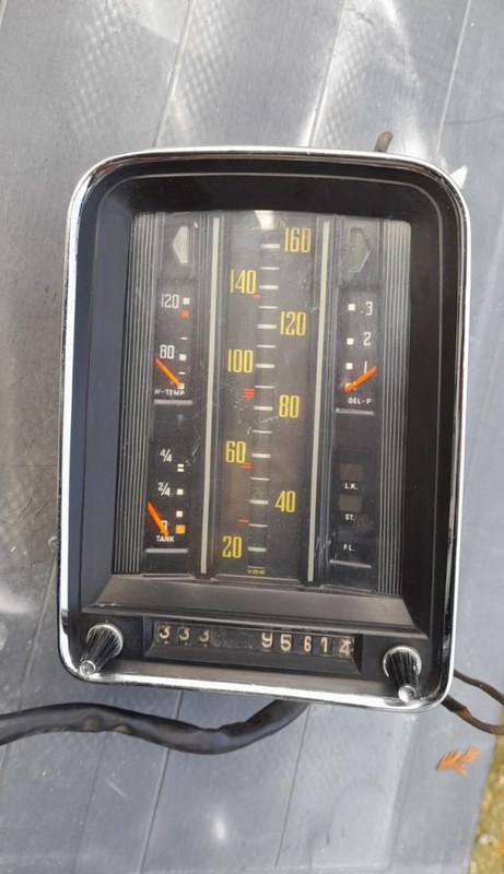 MERCEDES W110 - 2 MERCEDES W110 - 2