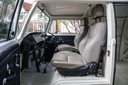 1973 Volkswagen Type 2 Panel Van For Sale (picture 16 of 158)