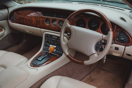 1999 Jaguar XKR Convertible X100 Te koop (foto 28 van 251)